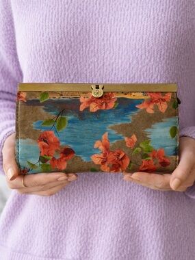 PATRICIA NASH Leather Cauchy Framed Wallet W Push Lock Closure French Riviera